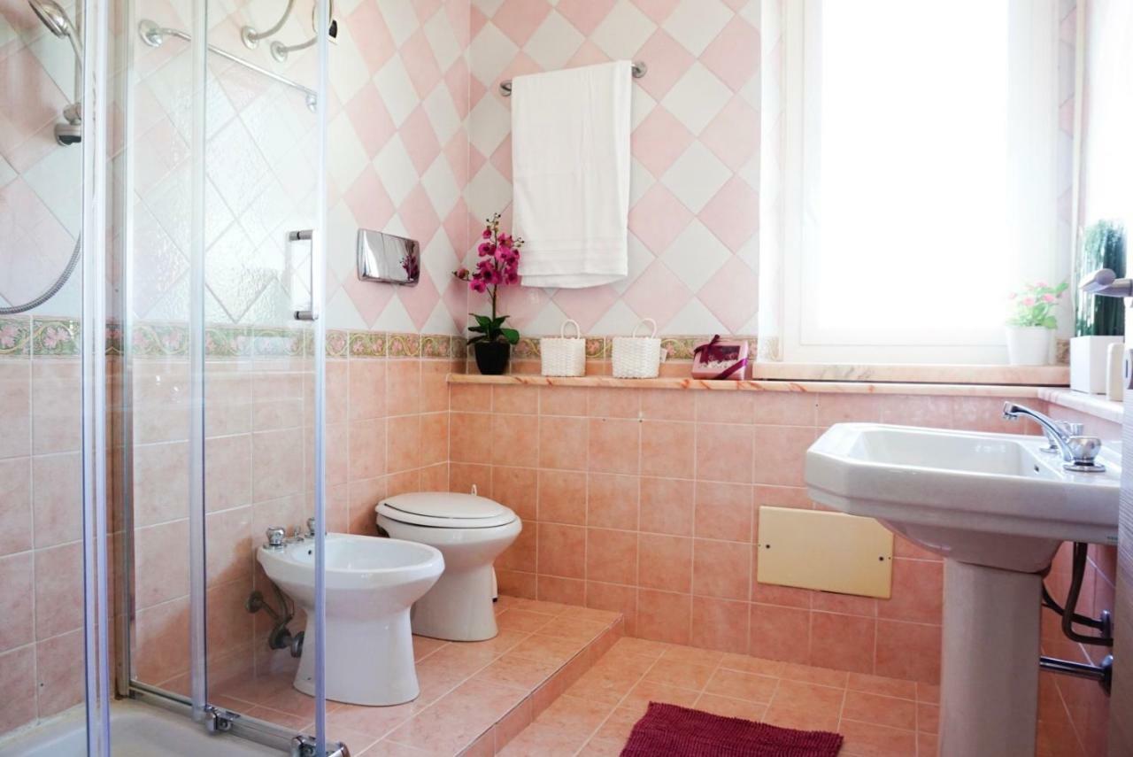 Villa Aurelia - Seafront Apartment With Terrace Quartu Sant'Elena Luaran gambar
