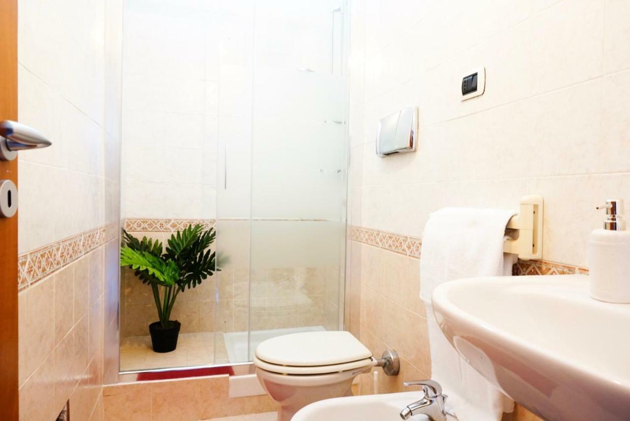 Villa Aurelia - Seafront Apartment With Terrace Quartu Sant'Elena Luaran gambar